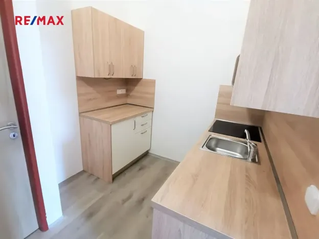 Pronájem bytu 1+kk, Klatovy, Rybníčky, 40 m2