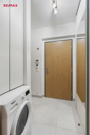 Pronájem bytu 1+kk, Praha - Košíře, Naskové, 33 m2