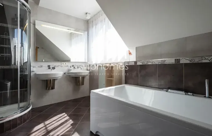 Pronájem vily, Praha - Nebušice, 335 m2