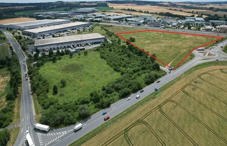 Pronájem komerčního pozemku, Praha, 800 m2