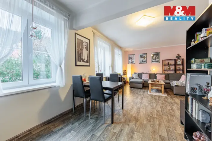 Prodej bytu 4+1, Karlovy Vary, Sládkova, 94 m2