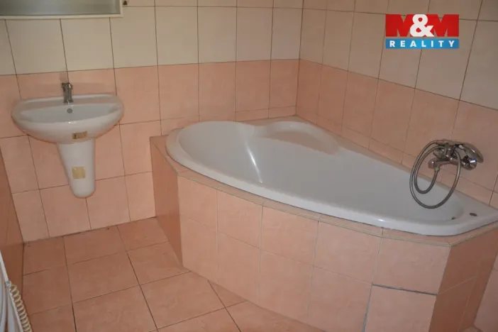 Prodej bytu 1+1, Červený Kostelec, Boženy Němcové, 52 m2