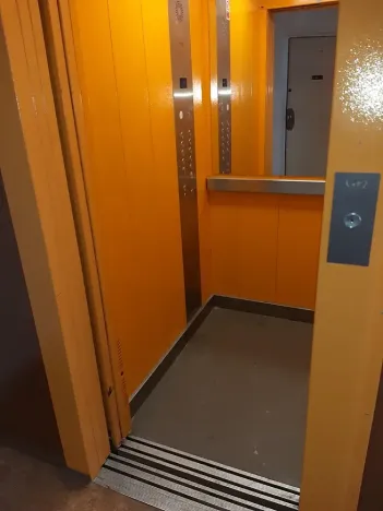 Prodej bytu 3+1, Praha - Prosek, Jablonecká, 68 m2