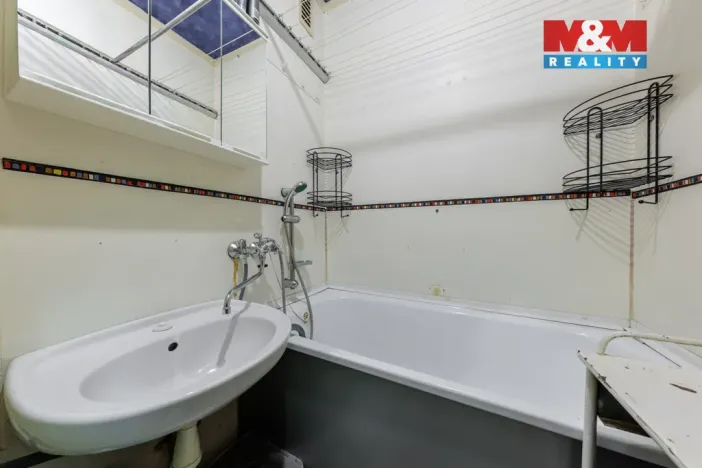 Prodej bytu 2+1, Nová Role, Husova, 54 m2