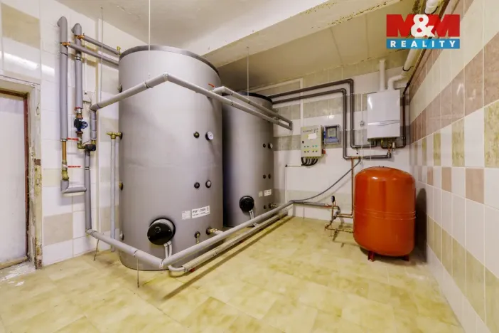 Prodej výrobních prostor, Mariánské Lázně - Úšovice, U Mlékárny, 1870 m2