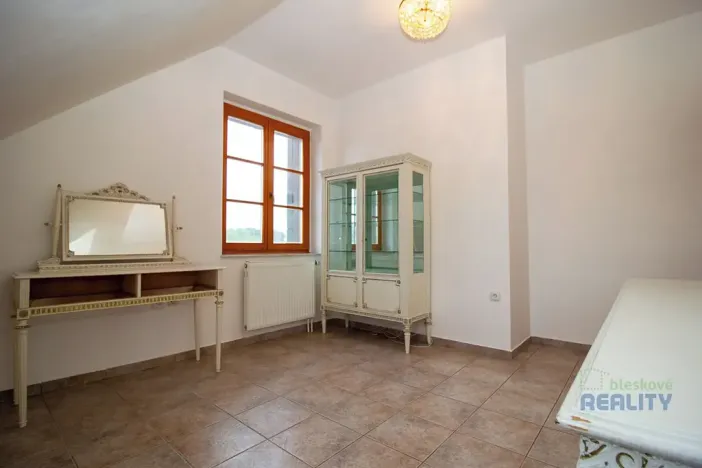 Pronájem atypického bytu, Mratín, Boční, 109 m2