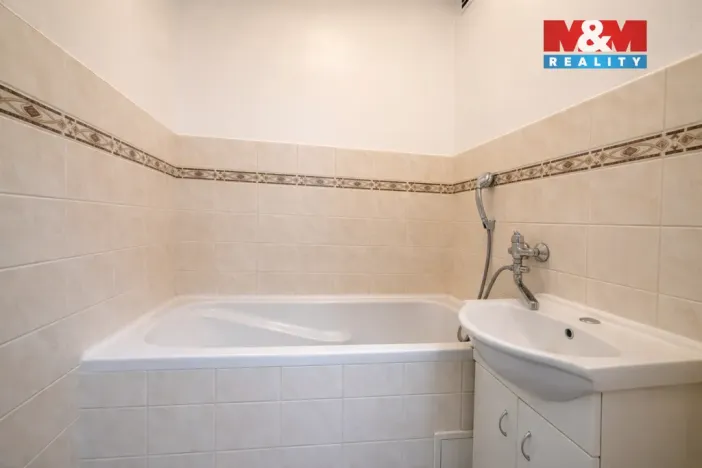 Pronájem bytu 2+1, Trutnov - Horní Předměstí, Na Kopečku, 58 m2