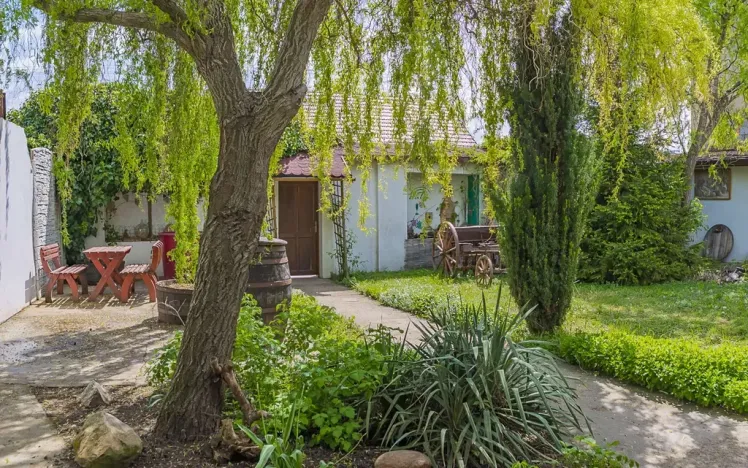 Prodej výrobních prostor, Velké Pavlovice, Trávníky, 2000 m2