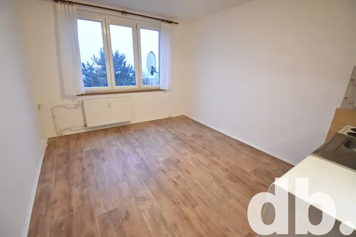 Pronájem bytu 1+kk, Karlovy Vary, Kpt. Nálepky, 20 m2