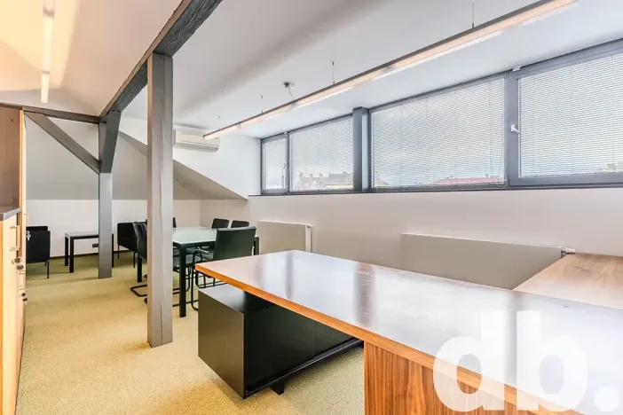 Pronájem kanceláře, Cheb, 26. dubna, 260 m2