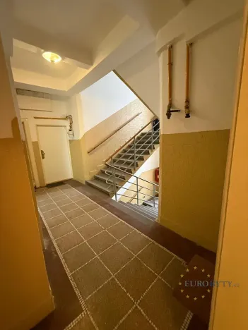 Pronájem bytu 1+kk, Praha - Nusle, V Horkách, 35 m2