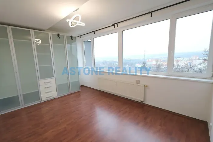 Pronájem bytu 2+kk, Praha - Vysočany, Skloněná, 60 m2