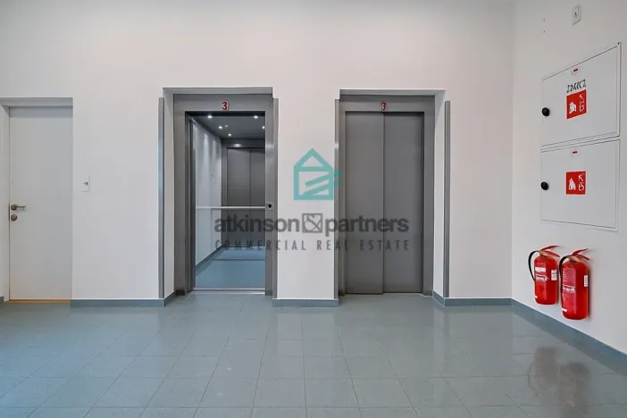 Pronájem kanceláře, České Budějovice - České Budějovice 6, Jeronýmova, 3500 m2