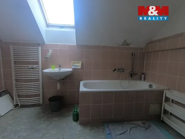 Prodej bytu 4+1, České Velenice, třída Čsl. legií, 121 m2