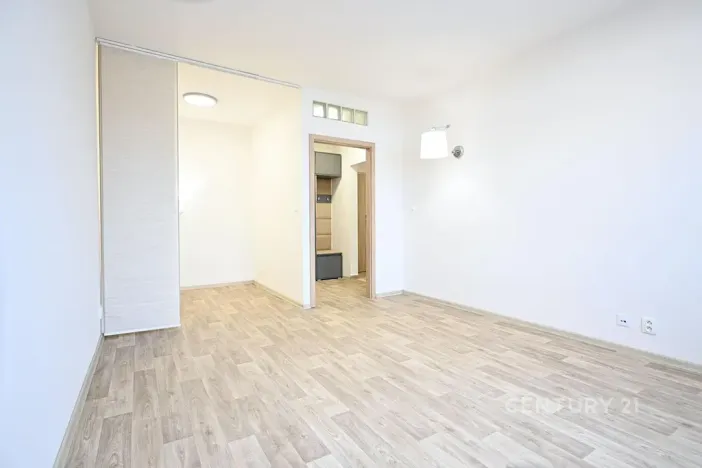 Pronájem bytu 2+kk, Chomutov, Holešická, 42 m2