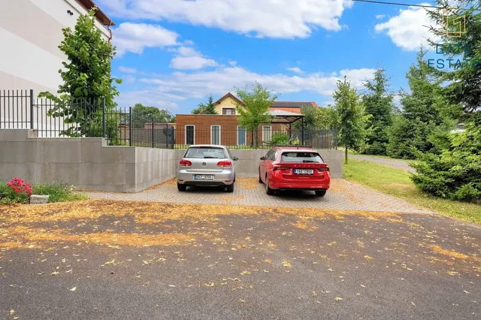 Prodej bytu 2+kk, Křížkový Újezdec, 46 m2