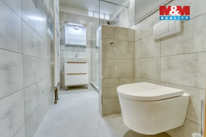 Pronájem bytu 1+1, Klatovy - Klatovy II, Pod Nemocnicí, 39 m2