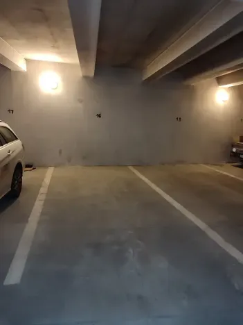 Pronájem garážového stání, Praha - Holešovice, Osadní, 11 m2