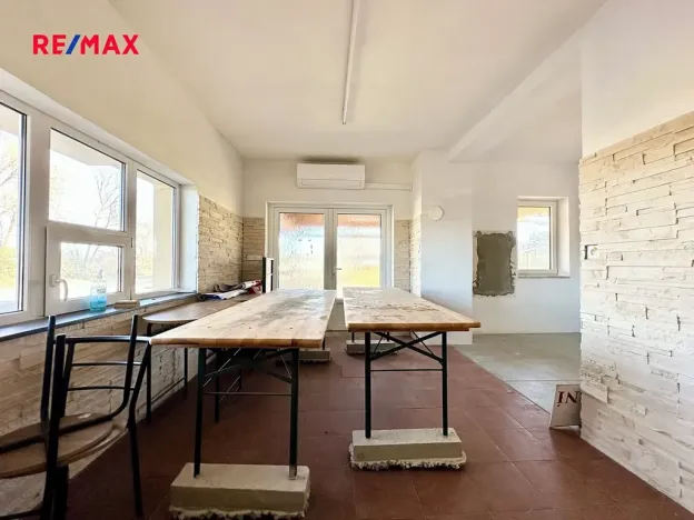 Prodej obchodního prostoru, Jindřichův Hradec, 150 m2