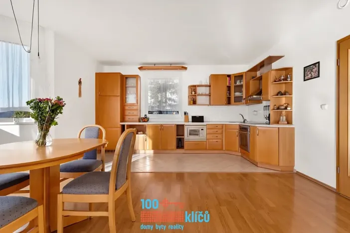 Prodej rodinného domu, Praha - Lipence, Nad žlábkem, 318 m2