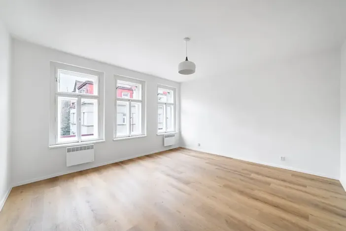 Pronájem bytu 2+kk, Praha - Podolí, U Kublova, 43 m2