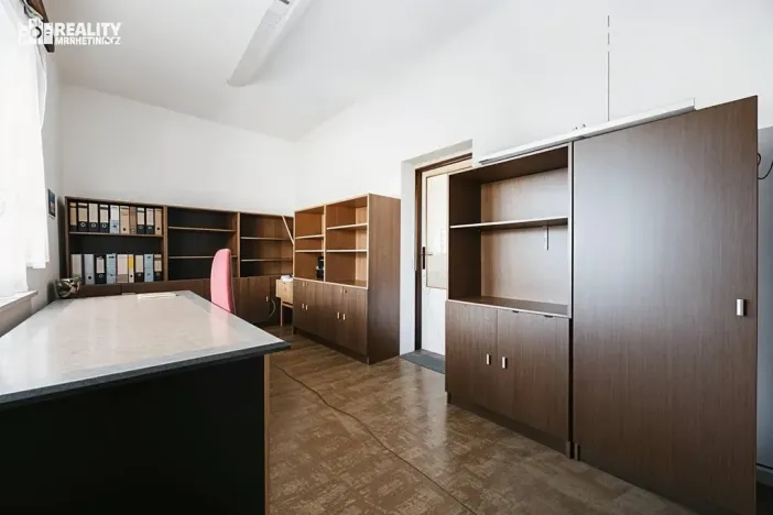 Prodej výrobních prostor, Hlubočany, 800 m2