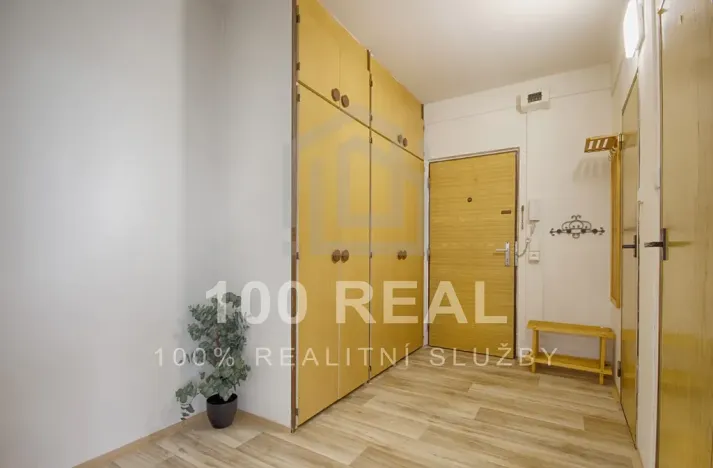 Pronájem bytu 2+1, Hradec Králové, Brožíkova, 55 m2