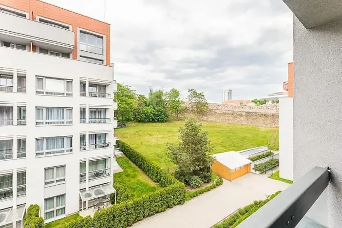 Pronájem bytu 1+kk, Praha - Nusle, Sekaninova, 31 m2