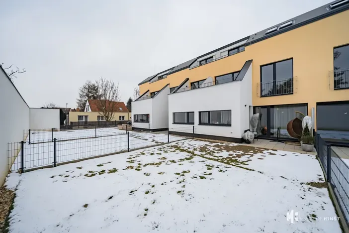 Prodej podílu bytu 3+kk, Přezletice, Zahradní, 148 m2