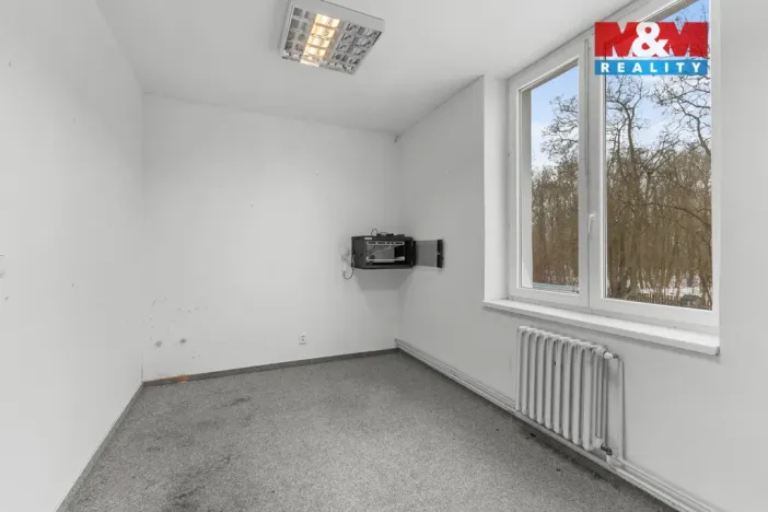 Pronájem výrobních prostor, Libušín, Důl Max, 768 m2