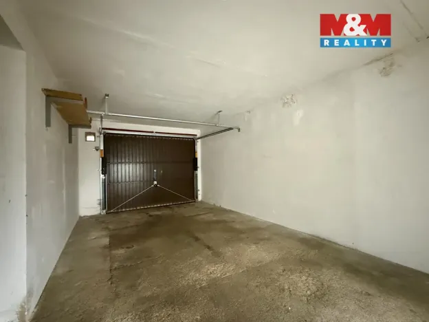 Pronájem garáže, Kladno, Kubelíkova, 17 m2