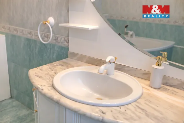 Prodej bytu 2+1, Teplice - Trnovany, V závětří, 83 m2