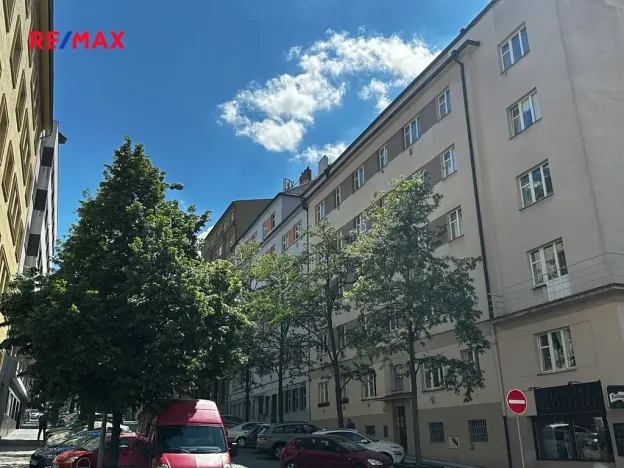 Prodej půdního prostoru, Praha - Žižkov, Baranova, 117 m2