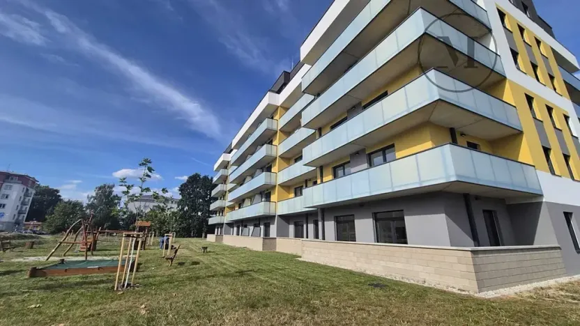 Pronájem bytu 2+kk, České Budějovice, Branišovská, 67 m2