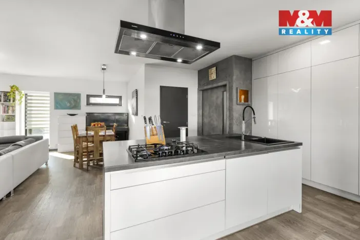 Prodej rodinného domu, Chrudim - Chrudim III, Obce Ležáků, 220 m2