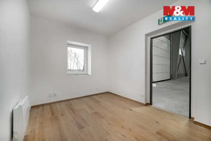 Pronájem skladu, Cerekvice nad Loučnou - Pekla, 2380 m2