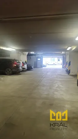 Pronájem garážového stání, Praha - Záběhlice, Záběhlická, 12 m2