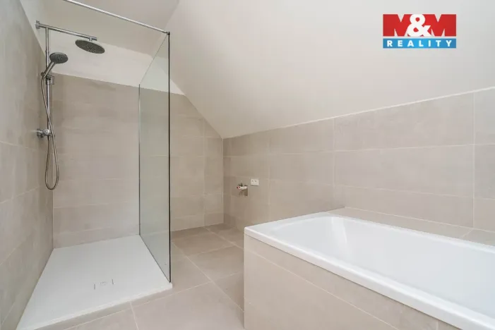 Prodej rodinného domu, Praha - Horní Počernice, Jasenná, 292 m2