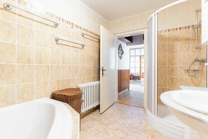 Prodej činžovního domu, Nová Ves, 217 m2