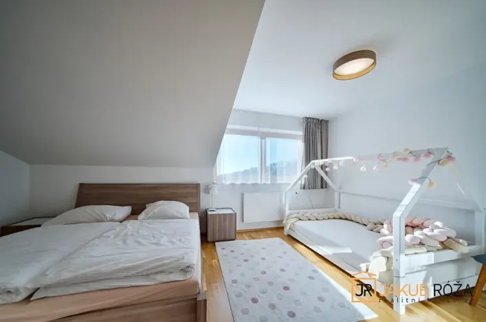 Prodej bytu 3+kk, Černý Důl, 92 m2