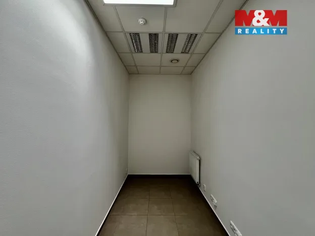 Pronájem kanceláře, Nupaky, Komerční, 200 m2