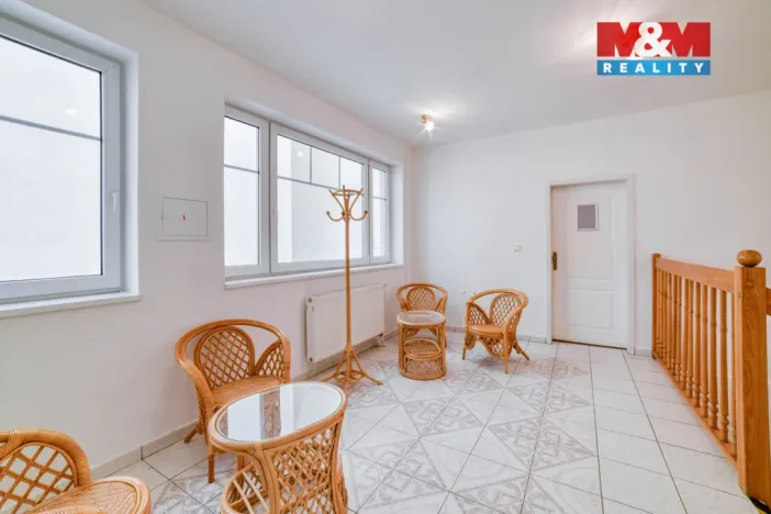 Pronájem obchodního prostoru, Mariánské Lázně, Hlavní třída, 35 m2