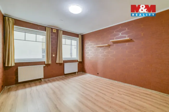 Pronájem obchodního prostoru, Mariánské Lázně, Hlavní třída, 35 m2