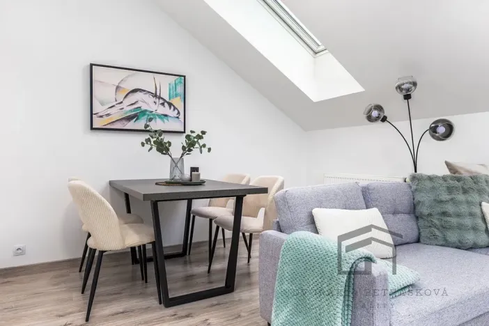 Pronájem bytu 2+kk, Praha - Libeň, Pod Labuťkou, 38 m2