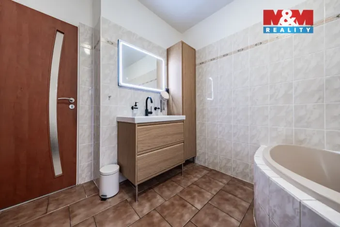 Prodej rodinného domu, Radonice, Růžičkova, 182 m2