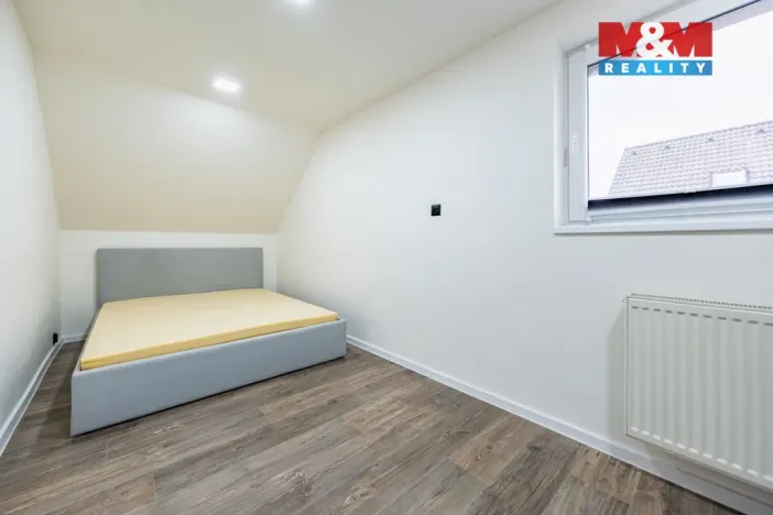 Prodej rodinného domu, Radonice, Růžičkova, 182 m2