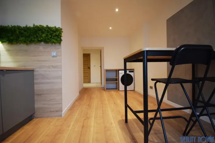 Pronájem bytu 2+1, Praha - Vinohrady, Lužická, 70 m2