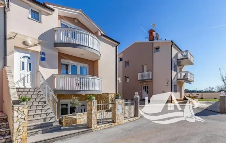 Prodej vícegeneračního domu, Medulin, Chorvatsko, Pošesi, 150 m2