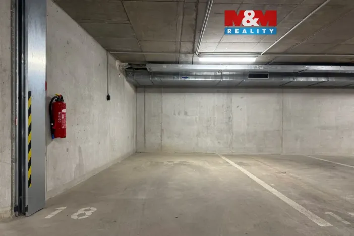 Pronájem garážového stání, Plzeň - Východní Předměstí, Rejskova, 16 m2