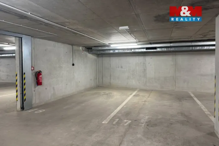 Pronájem garážového stání, Plzeň - Východní Předměstí, Rejskova, 16 m2